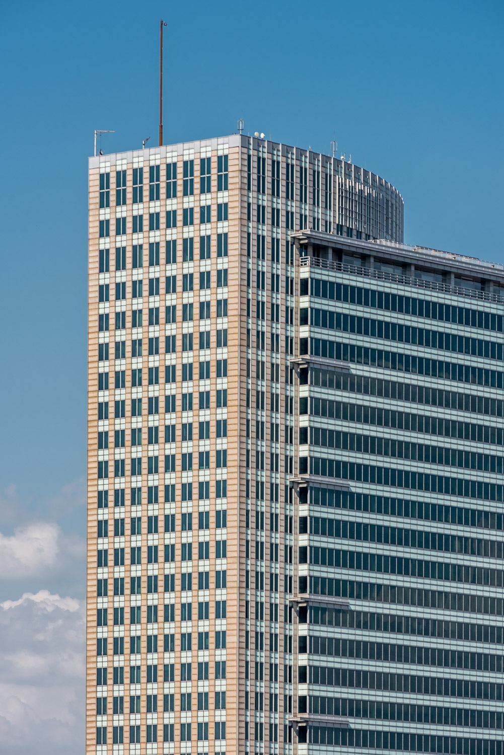 Zdjęcie architektury budynku Warsaw Financial Center